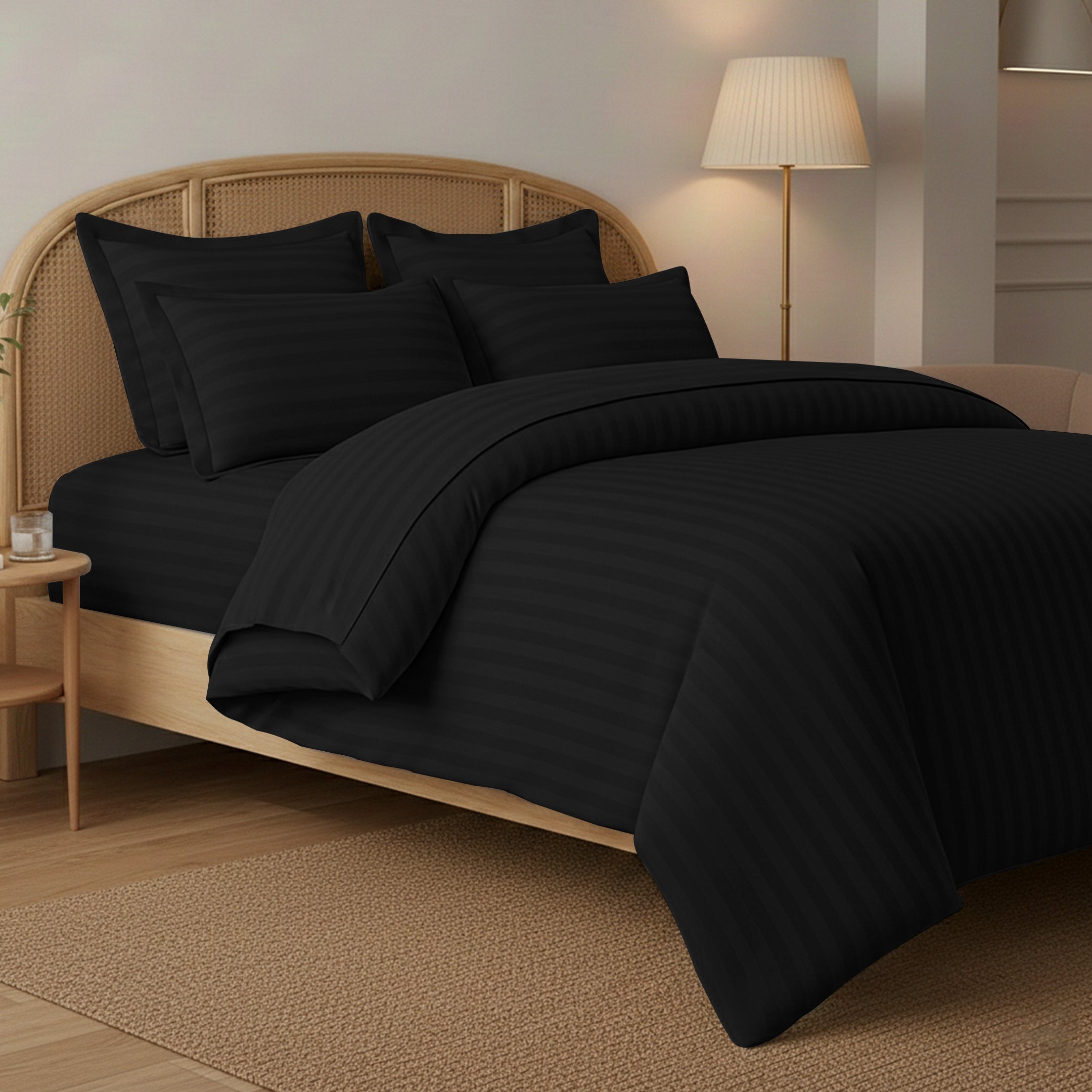 STRIPED BLACK BED SHEET SET