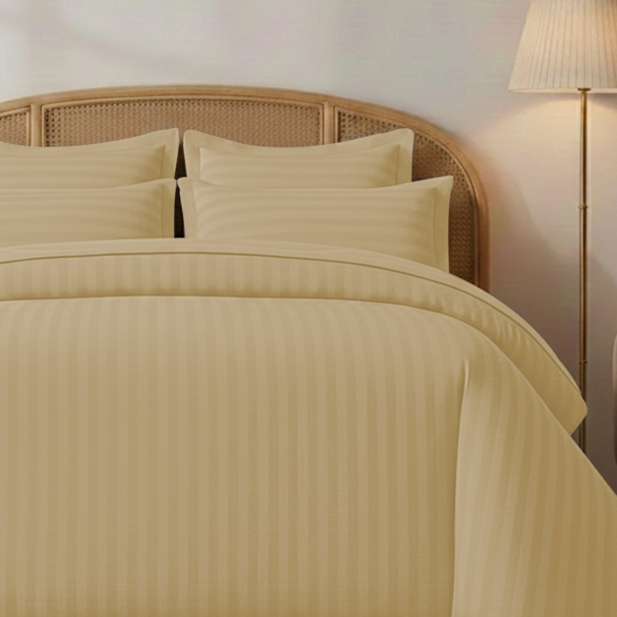 STRIPED GOLDEN BED SHEET SET
