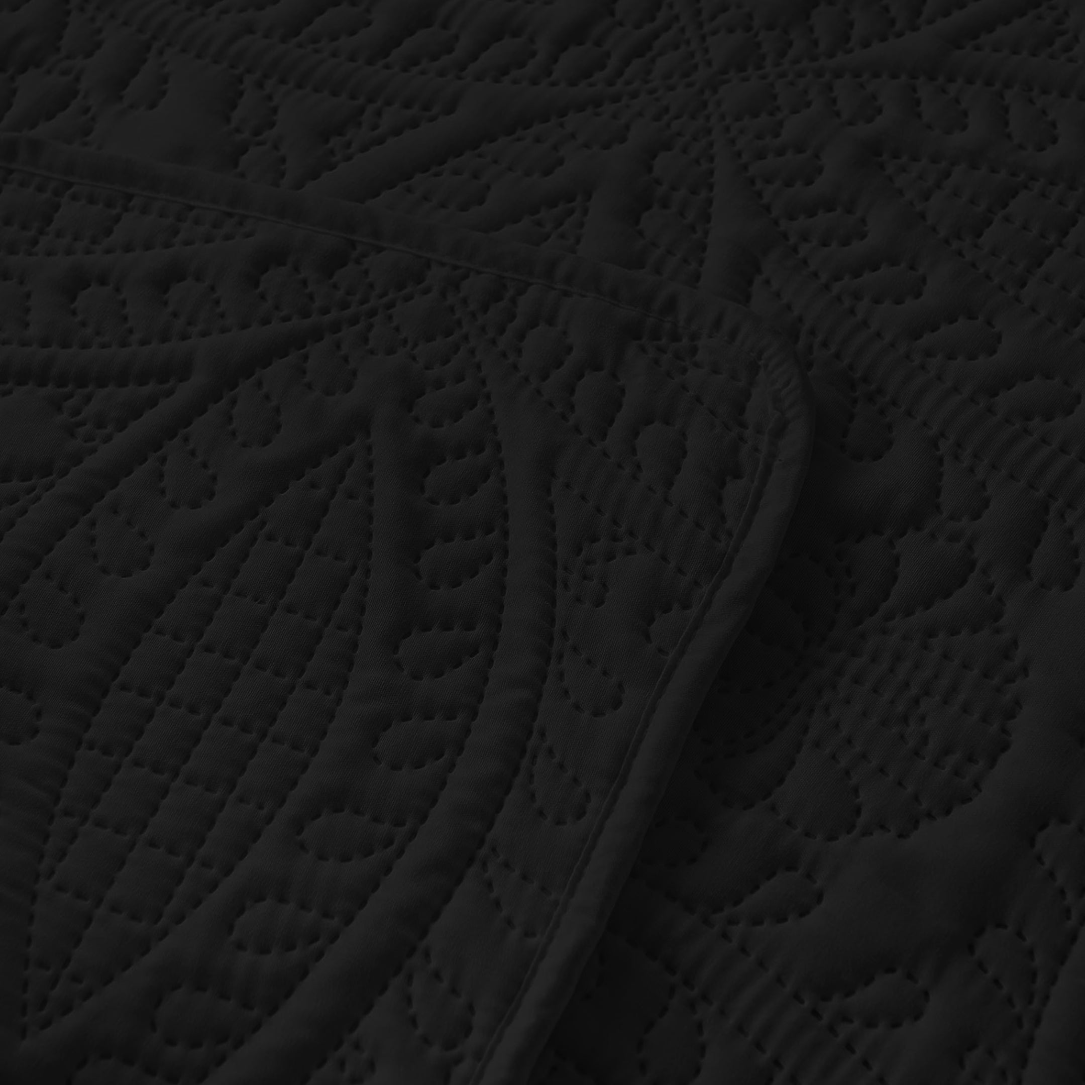 BLACK QUILTED BEDSPREAD SET(flower)