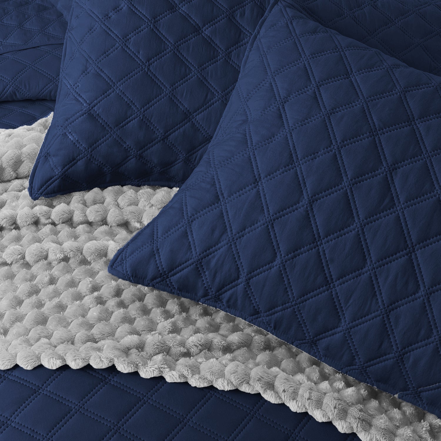 NAVY QUILTED BEDSPREAD SET