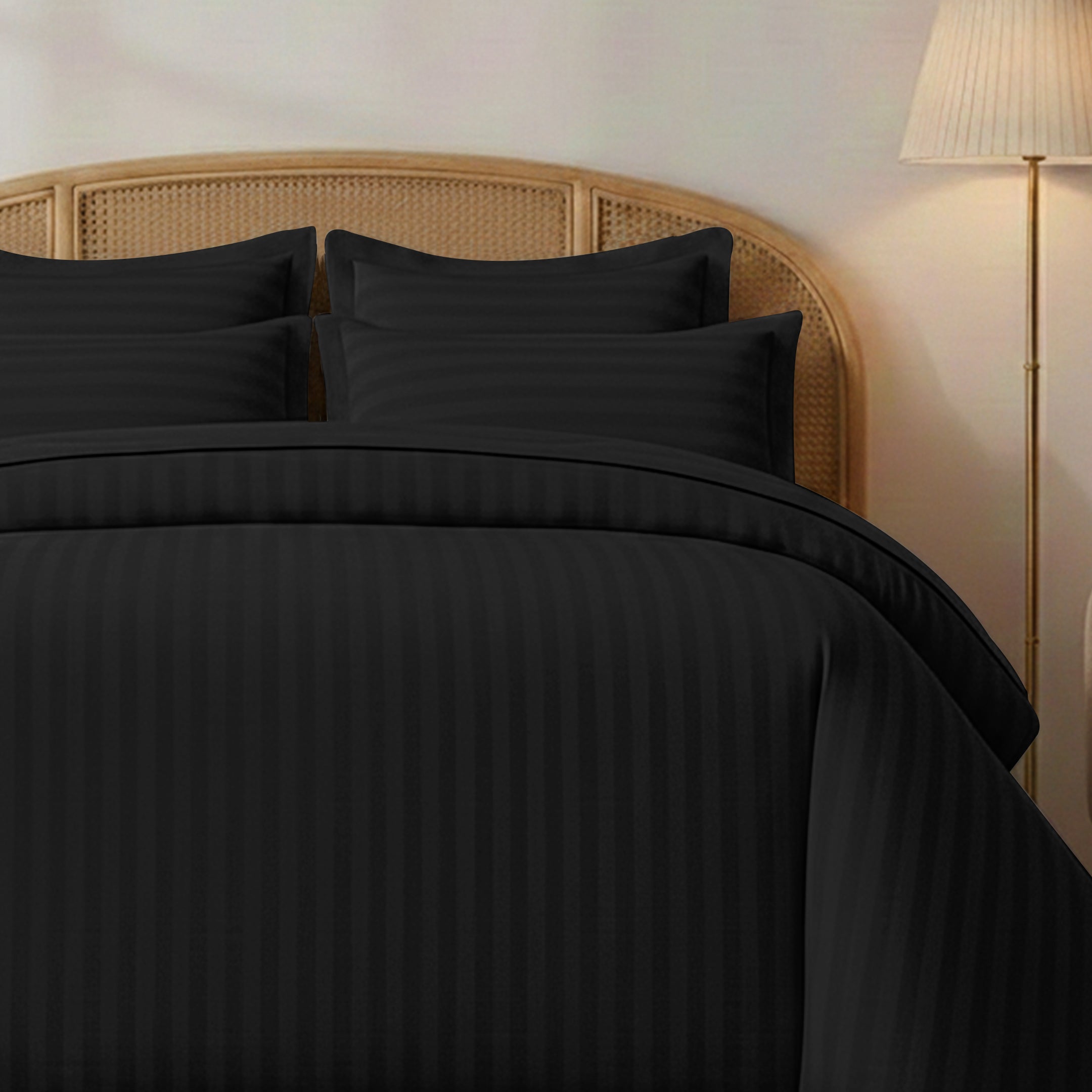 STRIPED BLACK BED SHEET SET