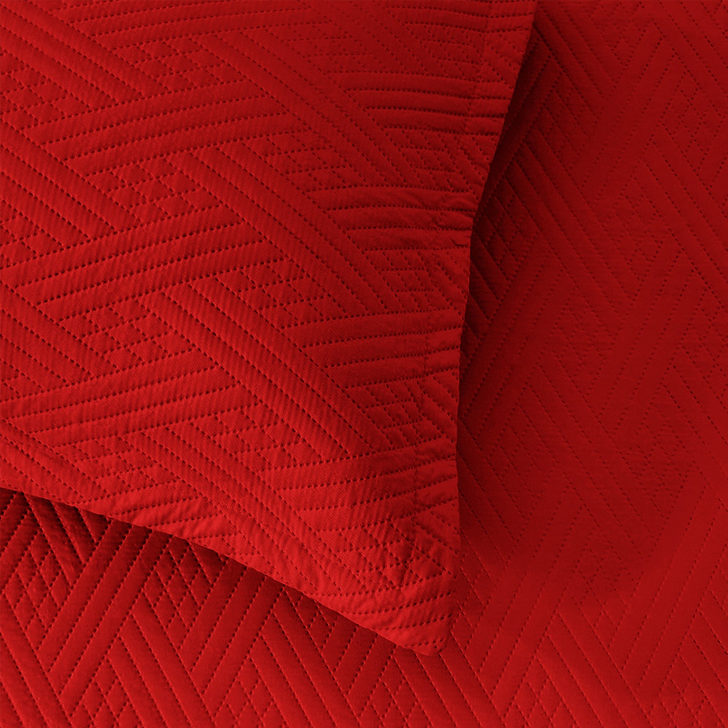 RED QUILTED BEDSPREAD SET