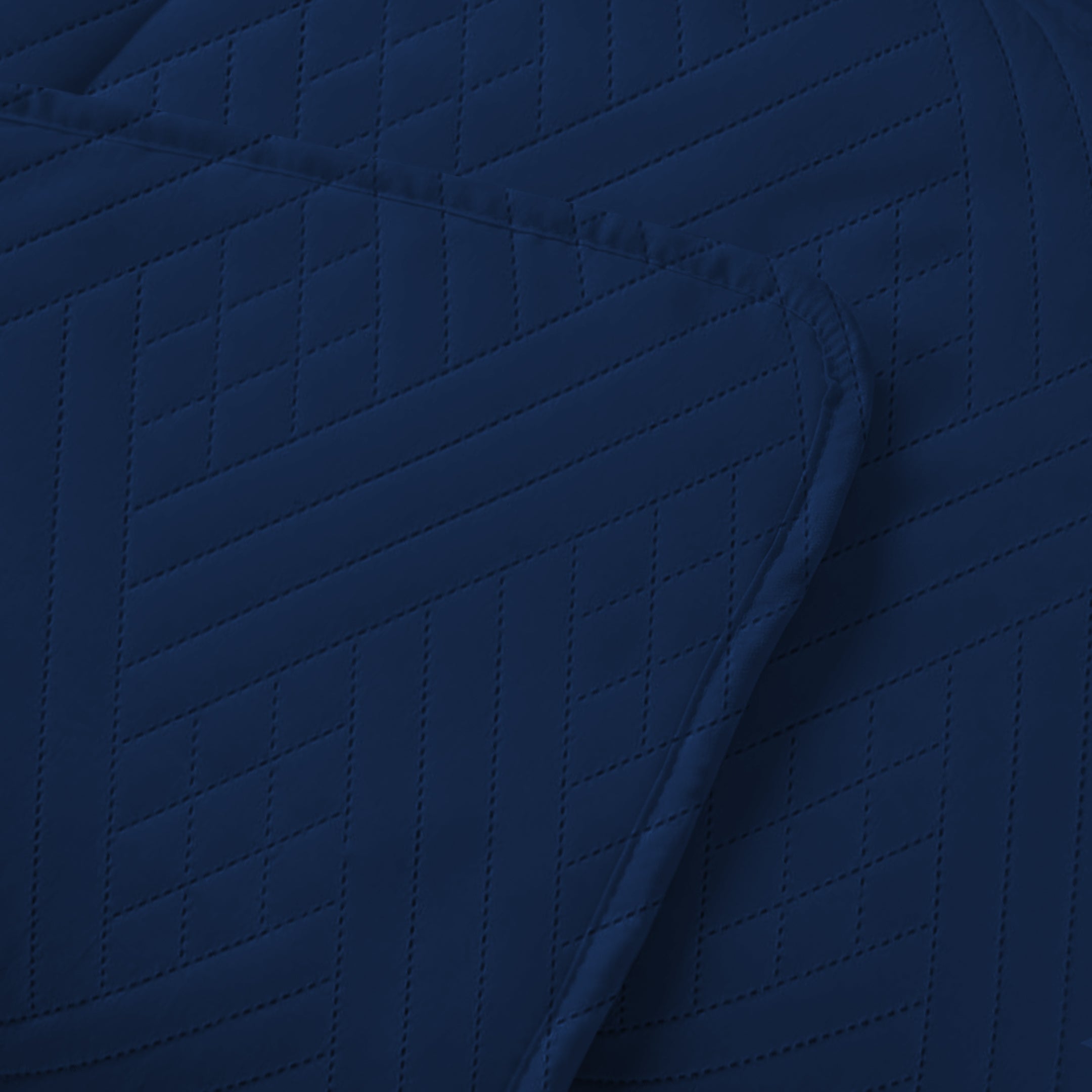 NAVY QUILTED BEDSPREAD SET(lines)