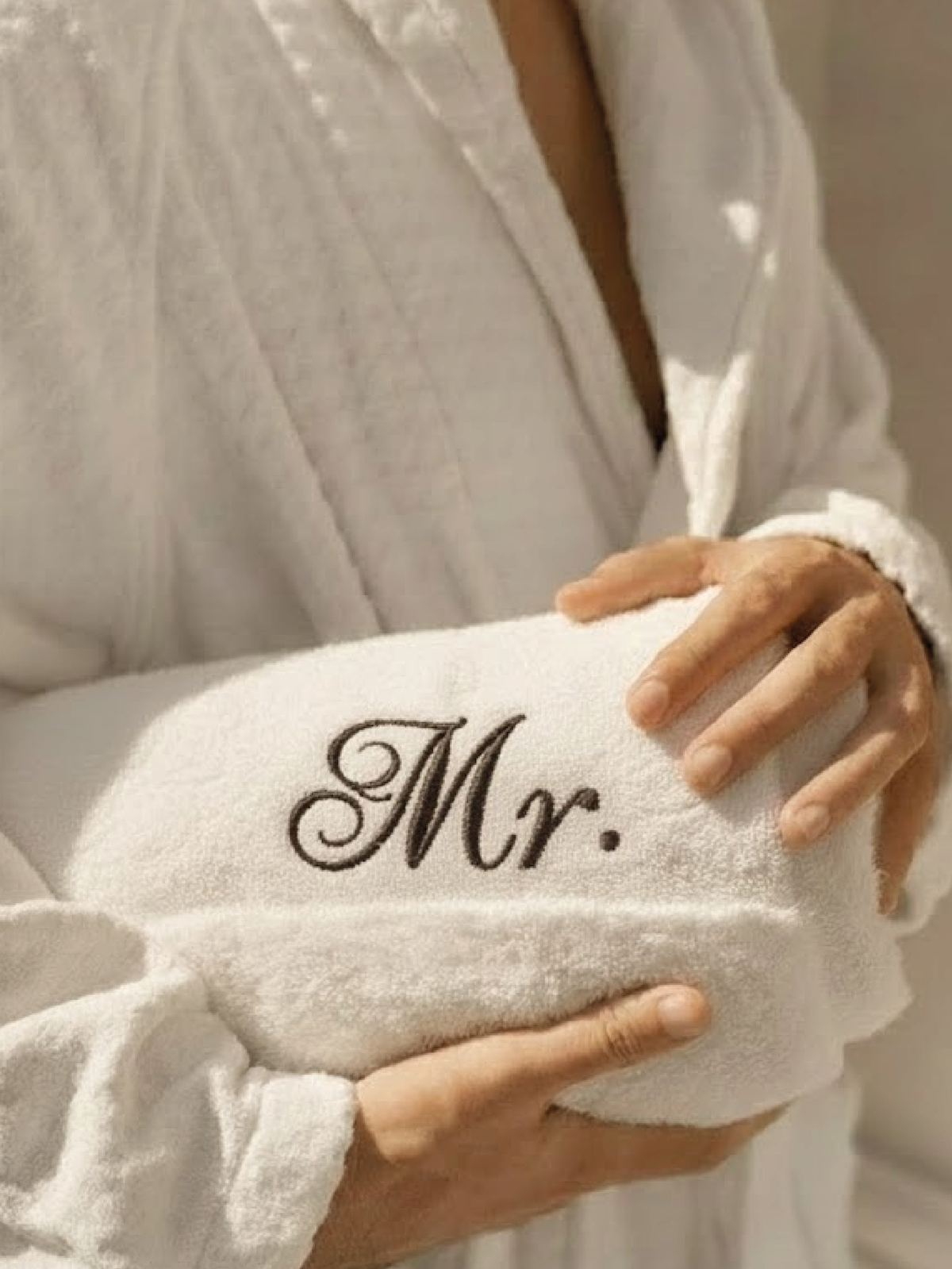 EMBROIDERED TOWEL SET