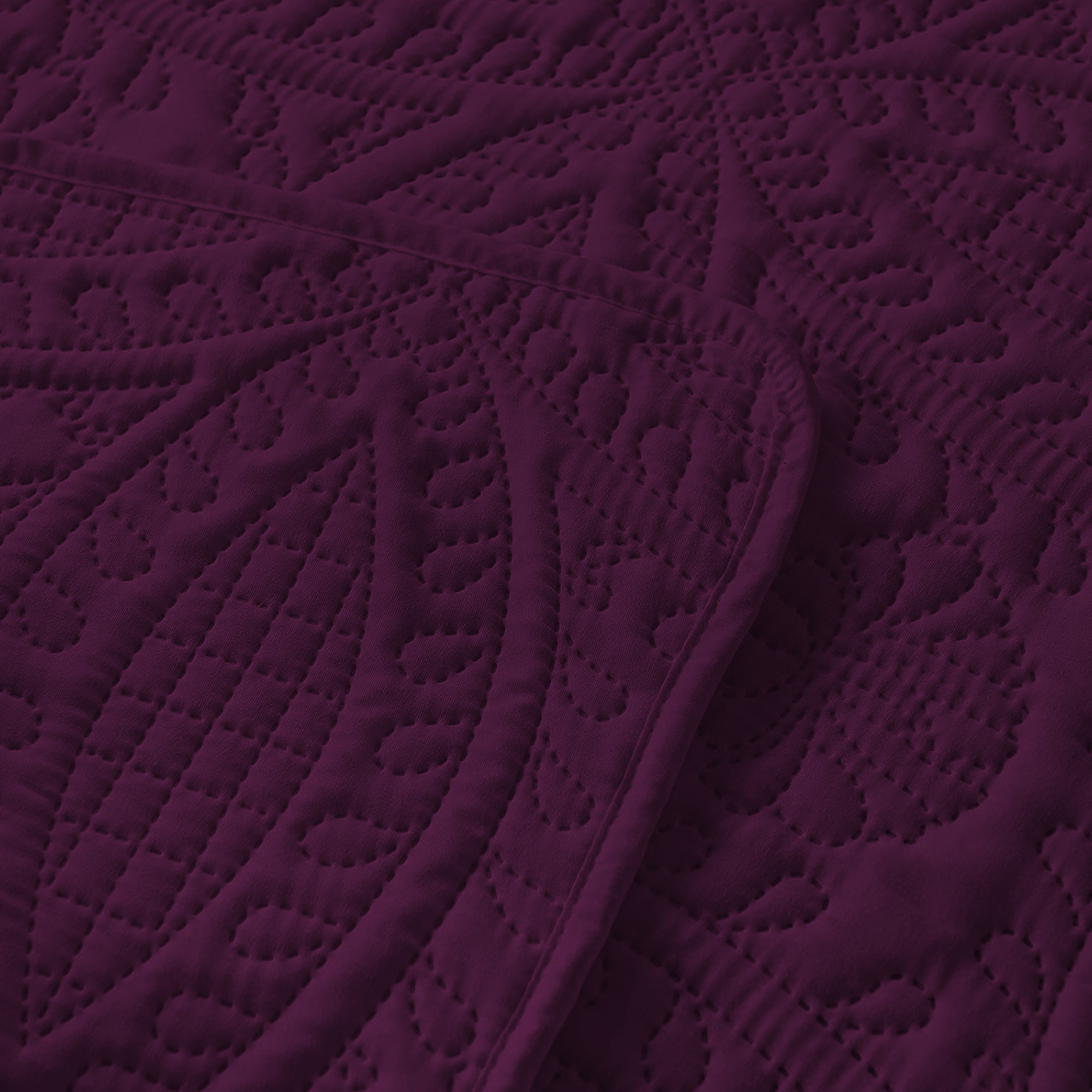 PLUM QUILTED BEDSPREAD SET( flower)