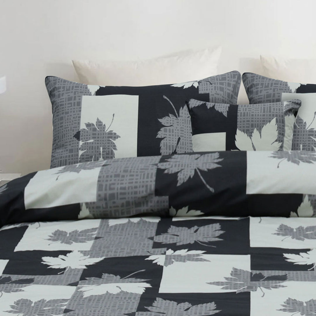BOLD BLACK BEDSHEET SET
